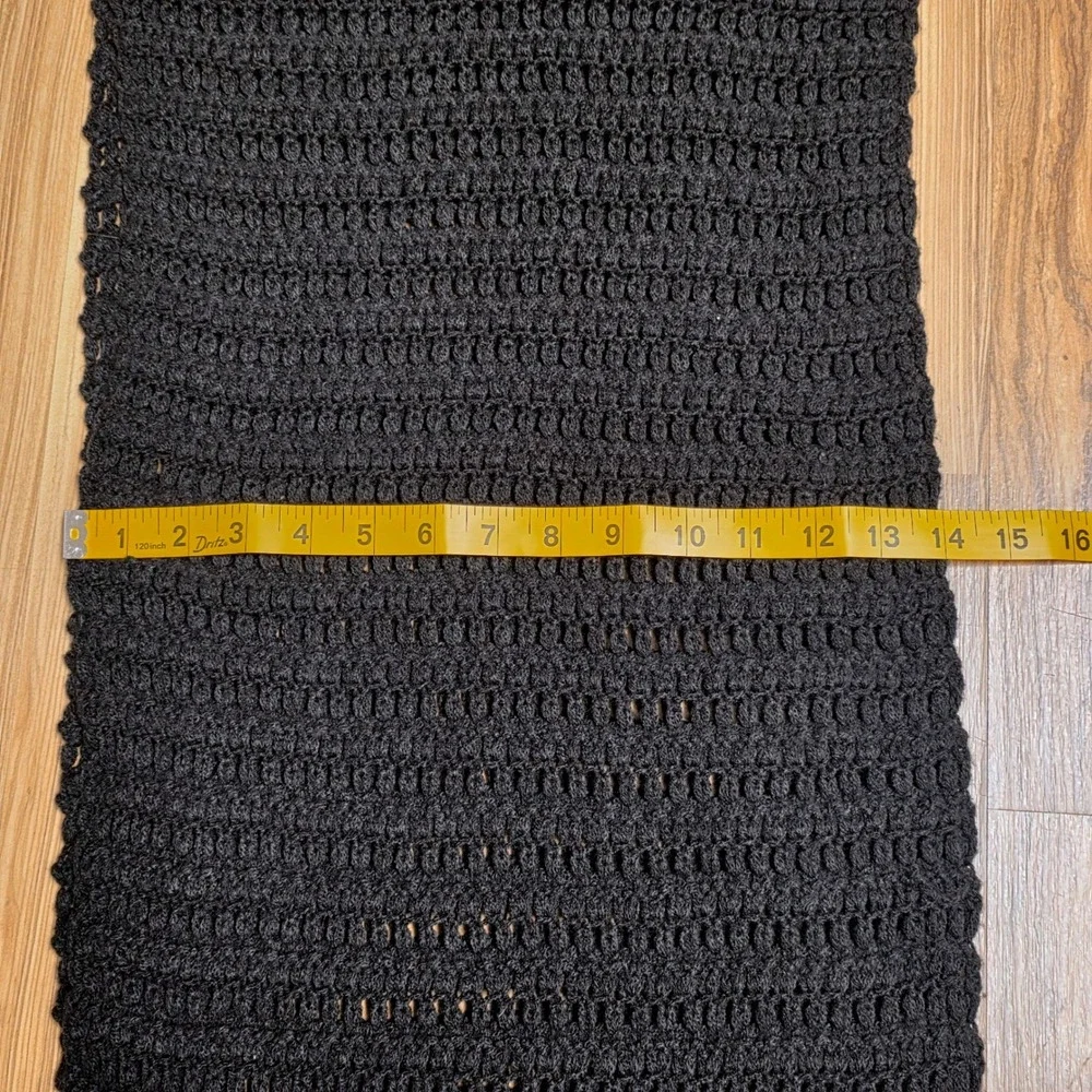 Victoria's Secret Crochet Infinity Scarf Women's One Size Acrylic Warm‎ Cozy